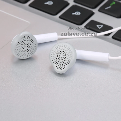 Original EarPods with Remote and Mic – Clear Sound, Comfortable Fit Designed for crystal-clear audio, hands-free convenience